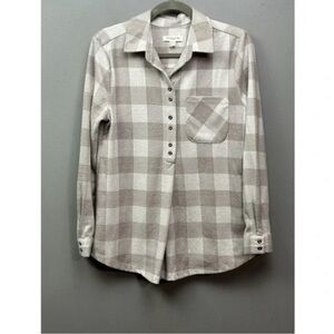 BEACHLUNCHLOUNGE Plaid Henley 🤍 Medium | Gray & White Buffalo Check